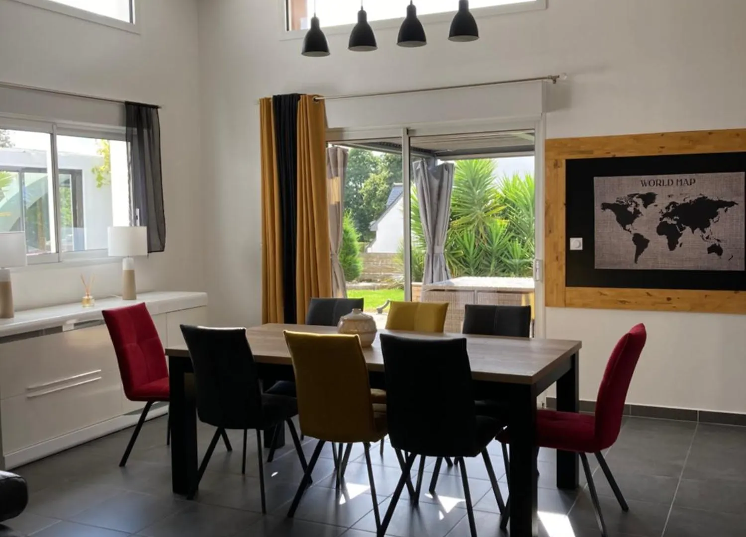 Holiday home Maison Avec Piscine Couverte Louannec