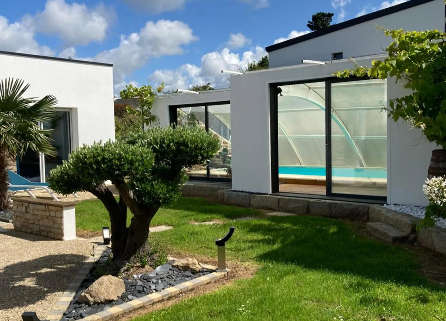 Holiday home Maison Avec Piscine Couverte Louannec